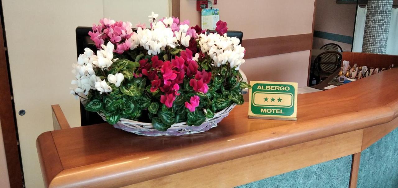 Hotel Motel Est Peschiera Borromeo Luaran gambar