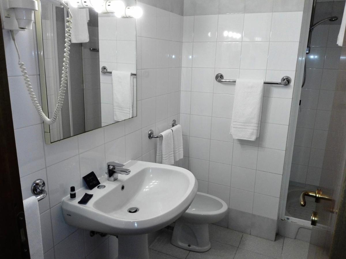 Hotel Motel Est Peschiera Borromeo Luaran gambar