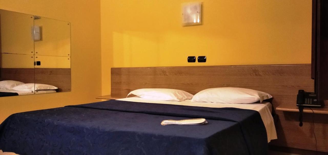 Hotel Motel Est Peschiera Borromeo Luaran gambar