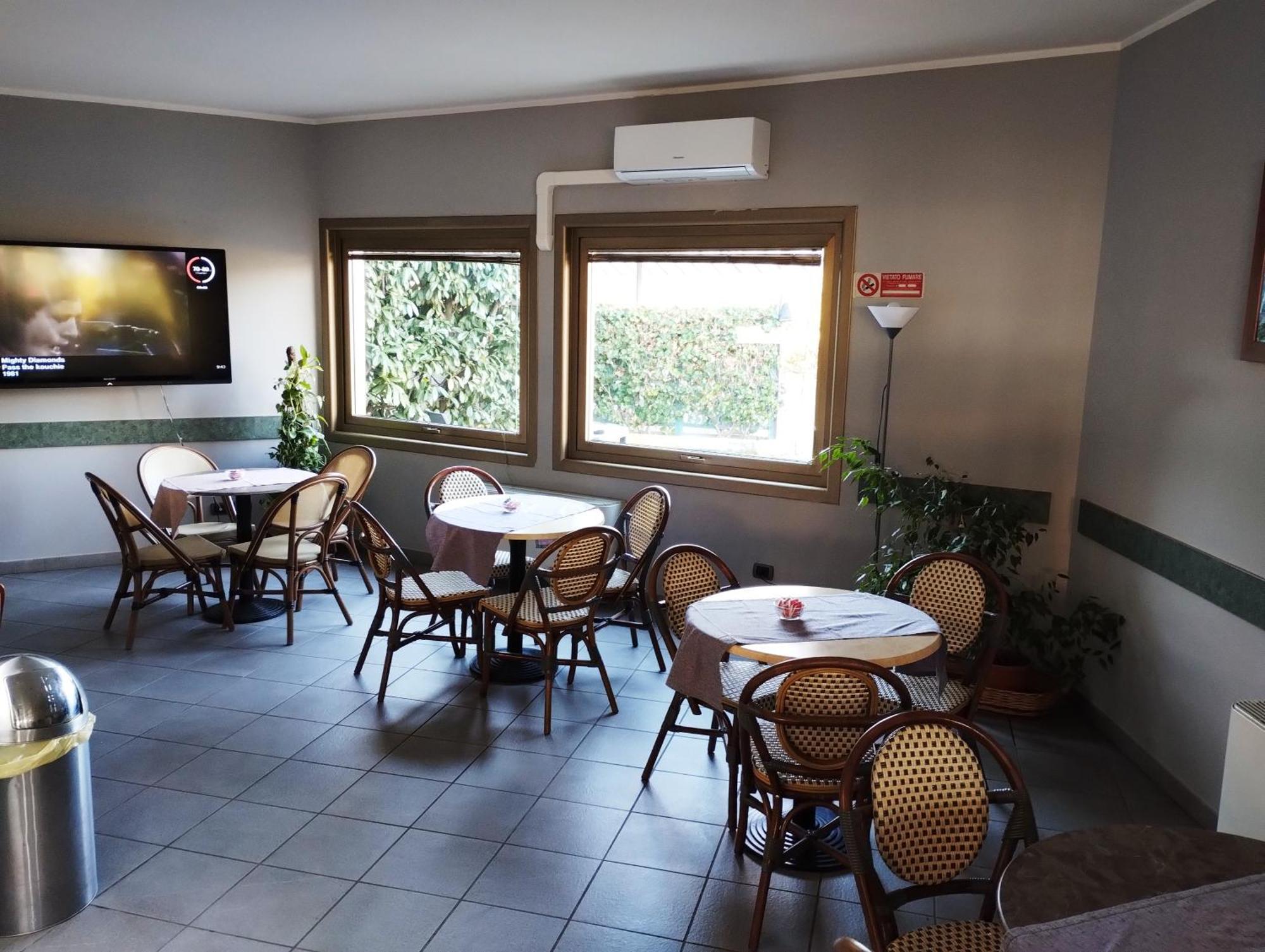 Hotel Motel Est Peschiera Borromeo Luaran gambar