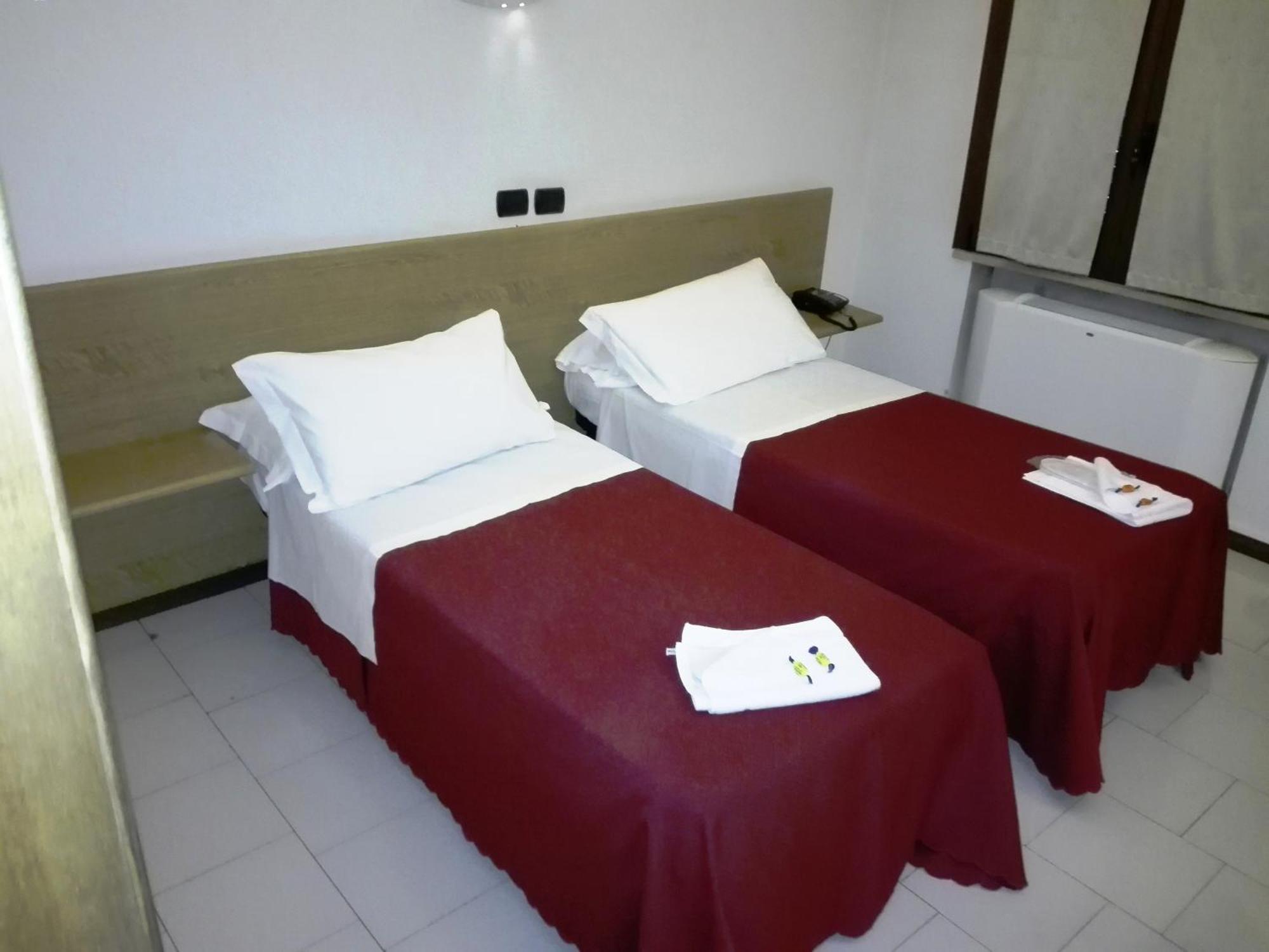 Hotel Motel Est Peschiera Borromeo Luaran gambar