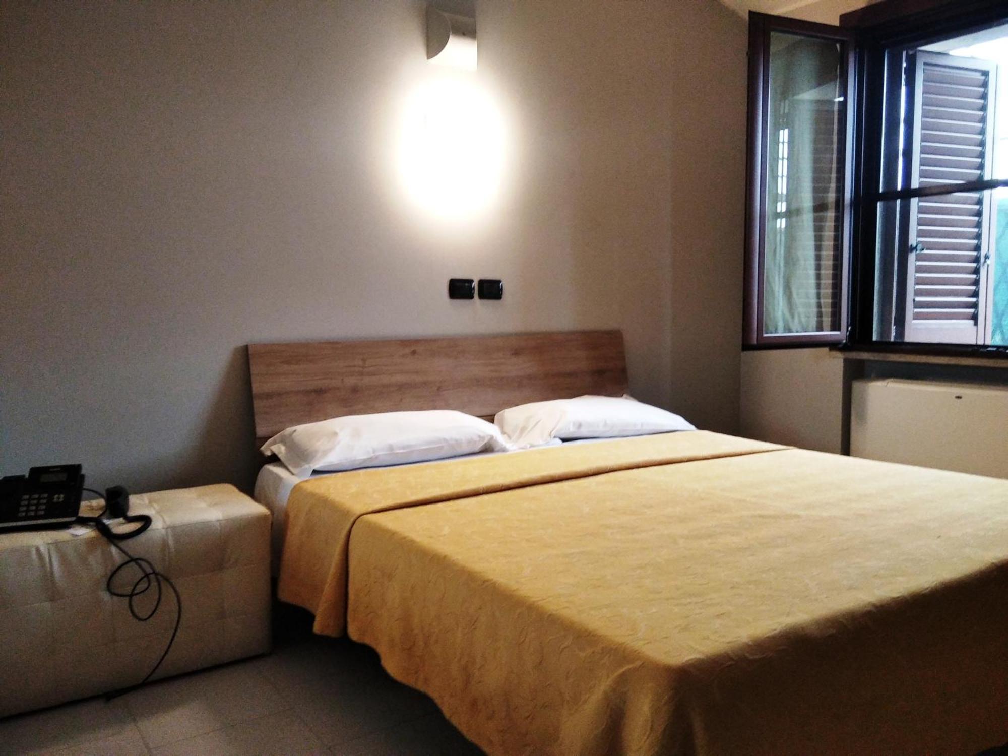 Hotel Motel Est Peschiera Borromeo Luaran gambar