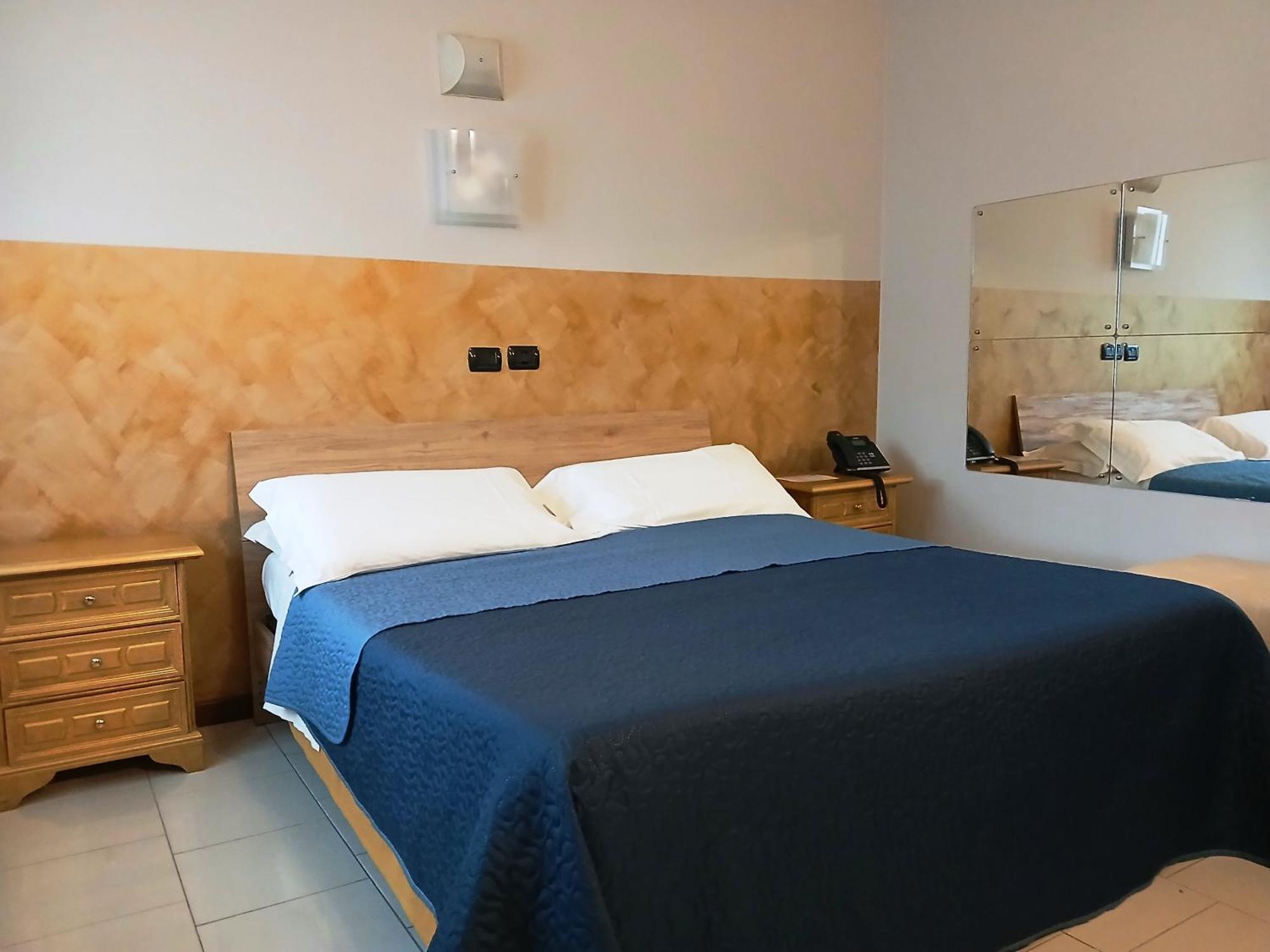 Hotel Motel Est Peschiera Borromeo Luaran gambar